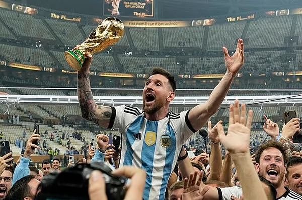 Lionel Messi Peringkat 3 Daftar Atlet Terhebat Abad 21