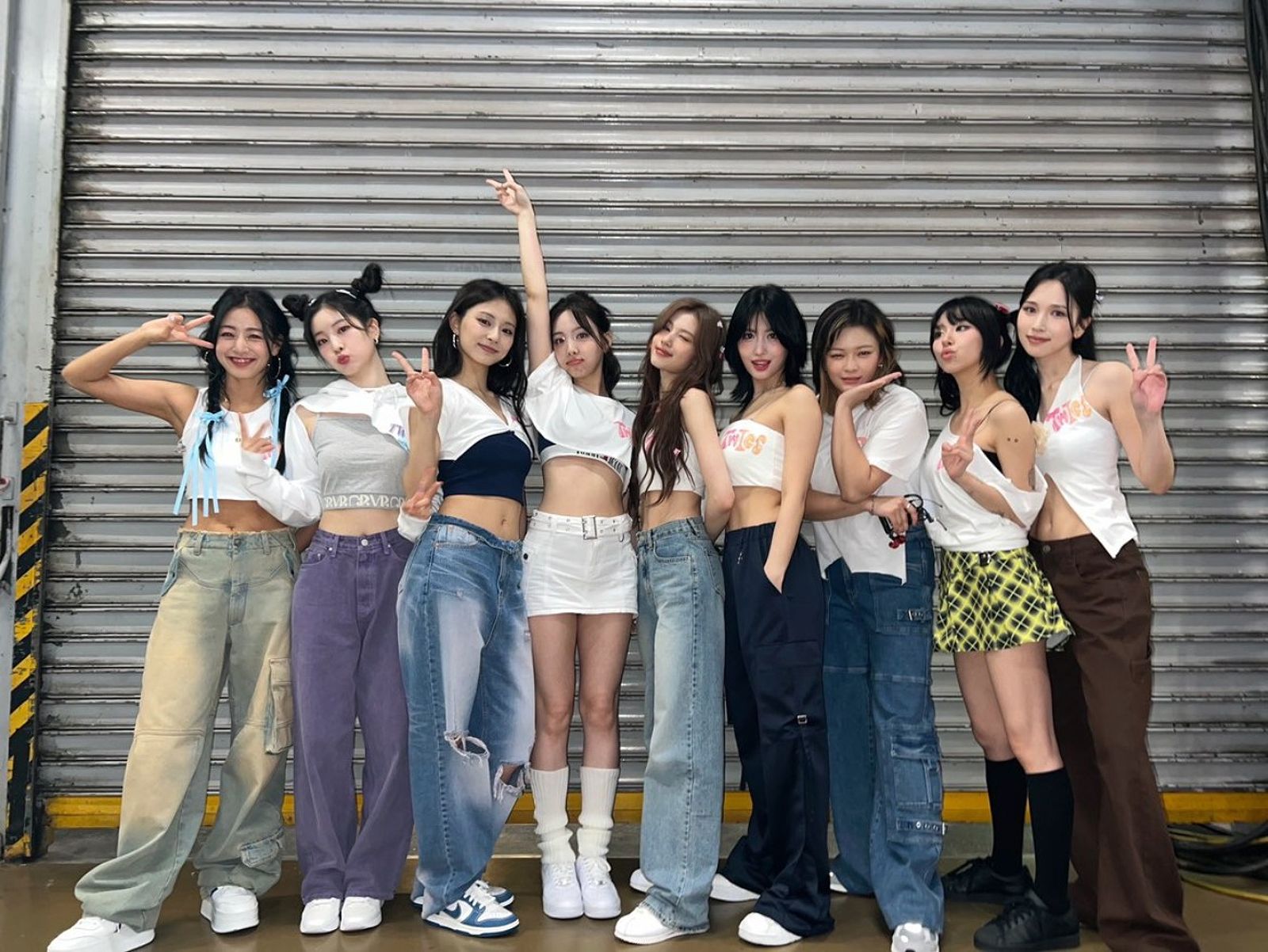 TWICE di Nissan Stadium